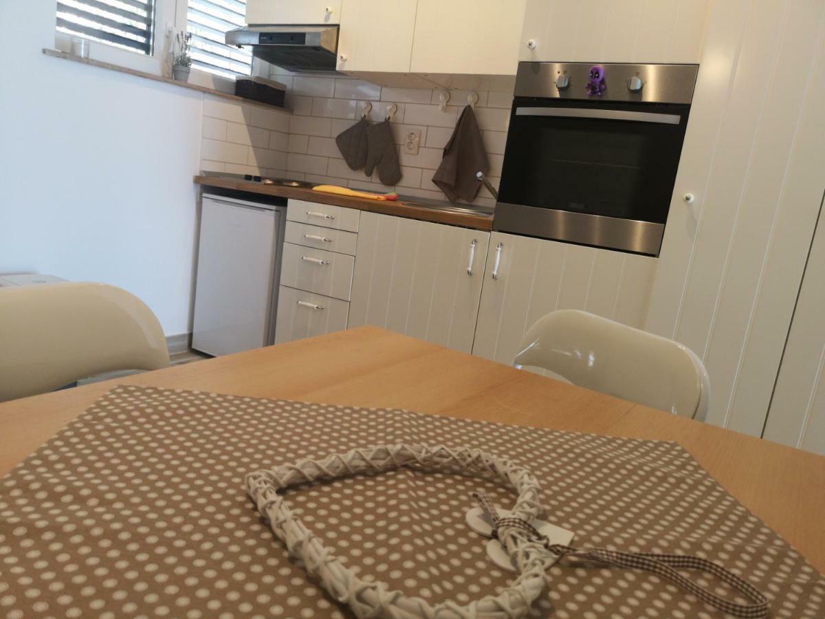 Apartman Studio Kod Ujevica Baška Voda المظهر الخارجي الصورة